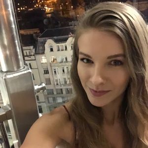 Meet your Posher, Kayela